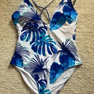 Brand new white and blue Cupshe bathing suit, size L